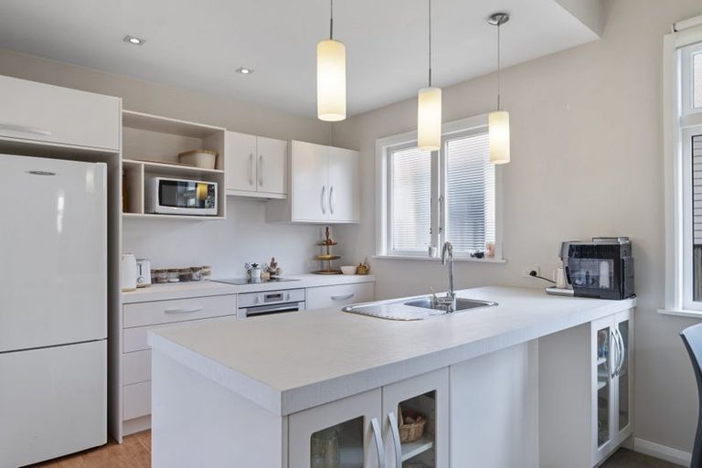 Photo of property in 6 Wood Street, Takaro, Palmerston North, 4410