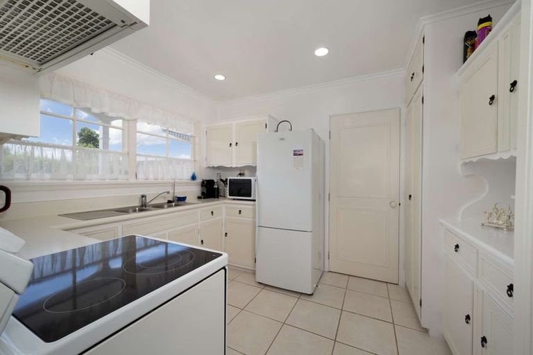 Photo of property in 11 Fratley Avenue, Farm Cove, Auckland, 2012