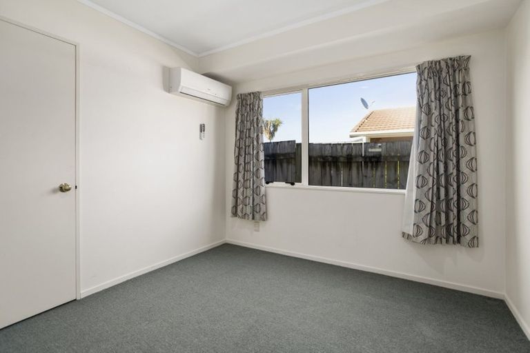 Photo of property in 2/48 Seabrook Avenue, New Lynn, Auckland, 0600
