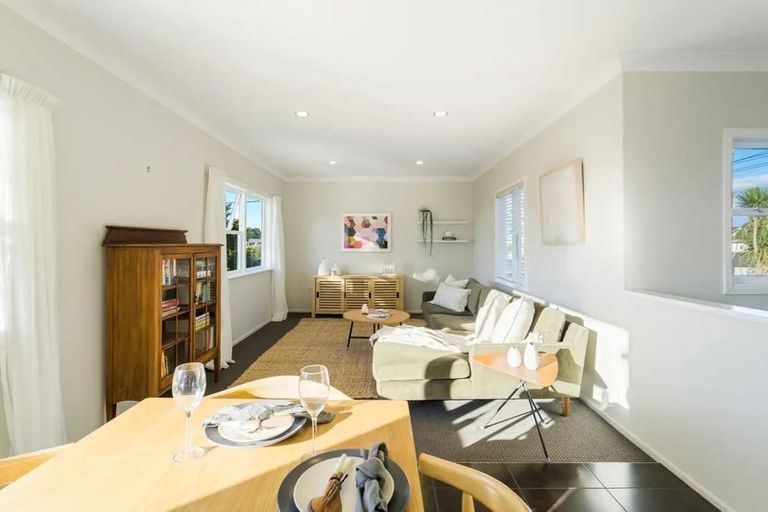 Photo of property in 1/35 Rangatira Road, Beach Haven, Auckland, 0626