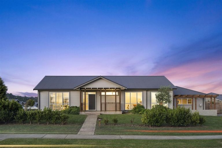 Photo of property in 24 Malbec Place, Huapai, Kumeu, 0810