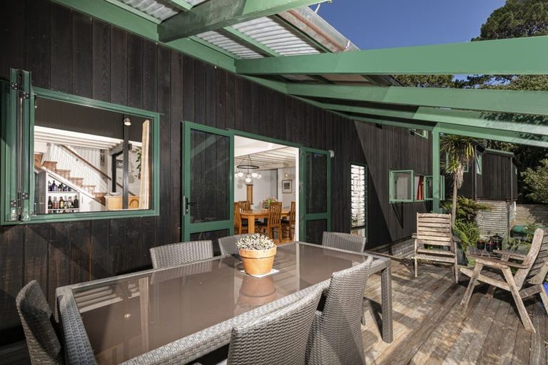 Photo of property in 3 Tree Fern Trail, Campbells Bay, Auckland, 0630