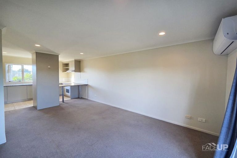 Photo of property in 3/4 Keeling Road, Henderson, Auckland, 0612
