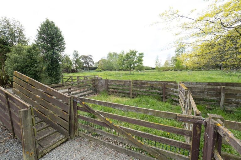 Photo of property in 128 Johnstone Street, Tinwald, Ashburton, 7774