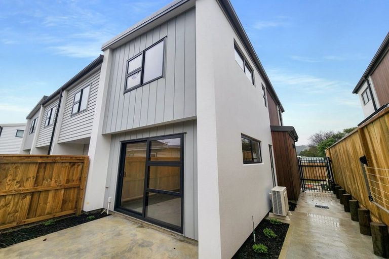 Photo of property in 6/31 Wainuiomata Road, Wainuiomata, Lower Hutt, 5014
