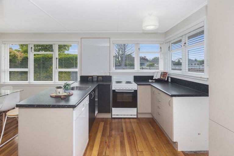 Photo of property in 142 Grahams Road, Burnside, Christchurch, 8053