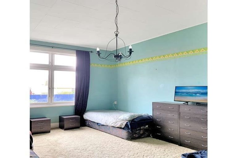 Photo of property in 1 Winslow Place, Levin, 5510