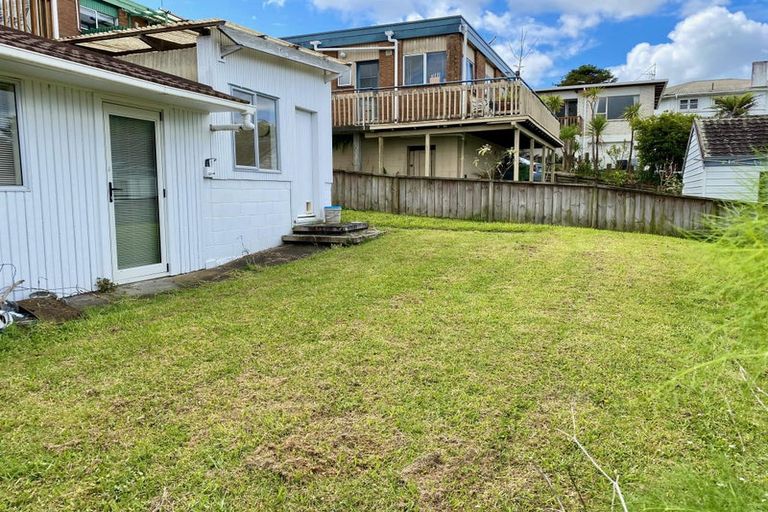 Photo of property in 451 Glenfield Road, Glenfield, Auckland, 0629