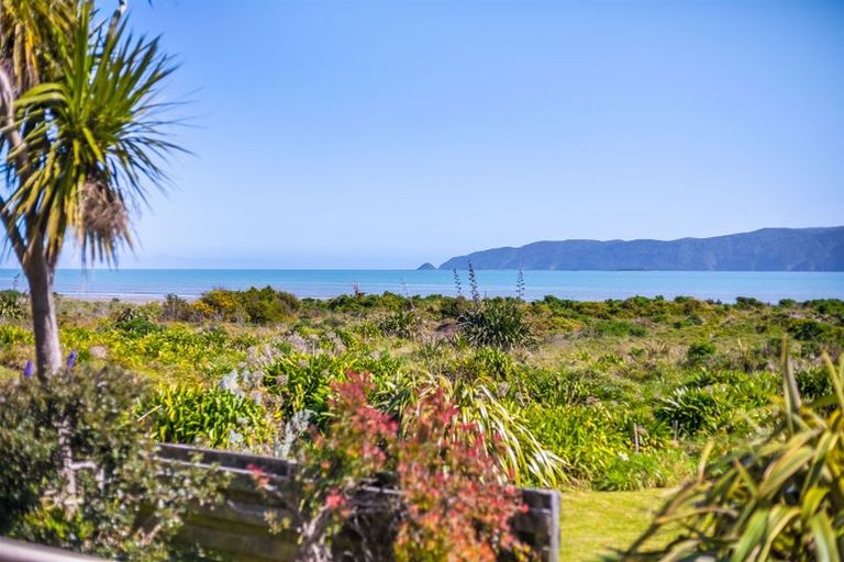 Photo of property in 91 Manly Street, Paraparaumu Beach, Paraparaumu, 5032