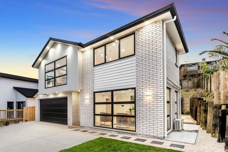 Photo of property in 11 Tawapou Close, Massey, Auckland, 0614