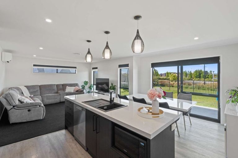 Photo of property in 3 Andesite Drive, Rolleston, 7614