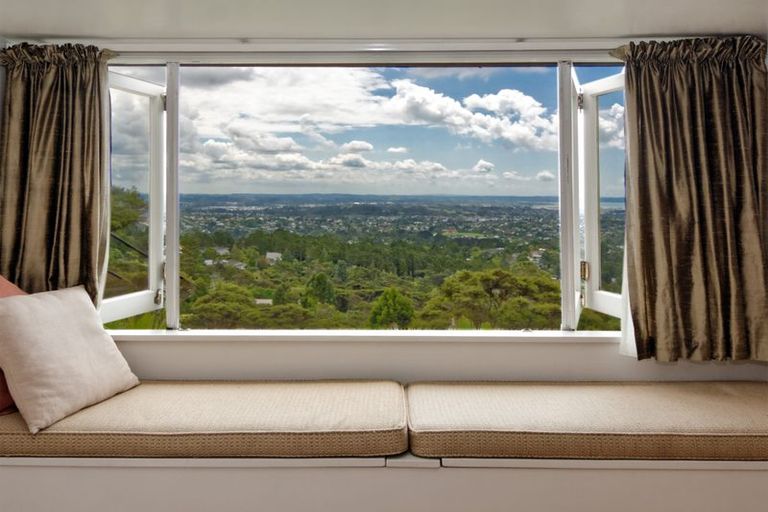 Photo of property in 10 Kohu Road, Titirangi, Auckland, 0604