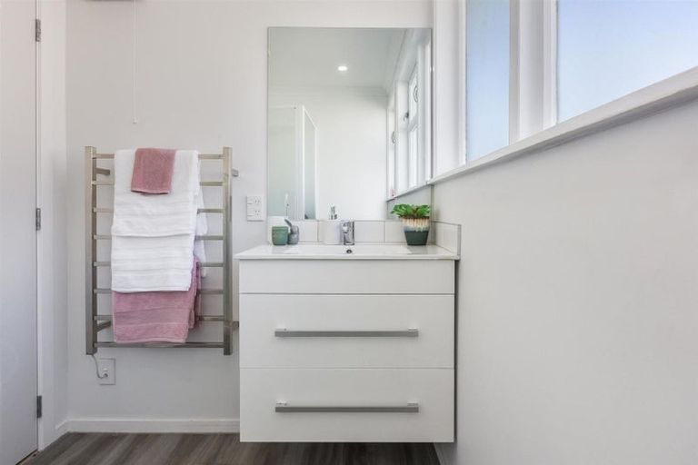 Photo of property in 51 Kapiti Crescent, Titahi Bay, Porirua, 5022