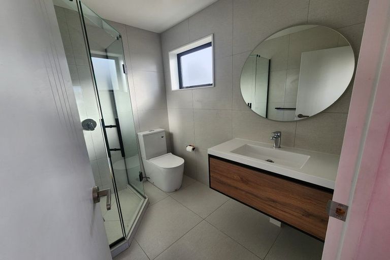 Photo of property in 27 Deep Creek Road, Waiake, Auckland, 0630