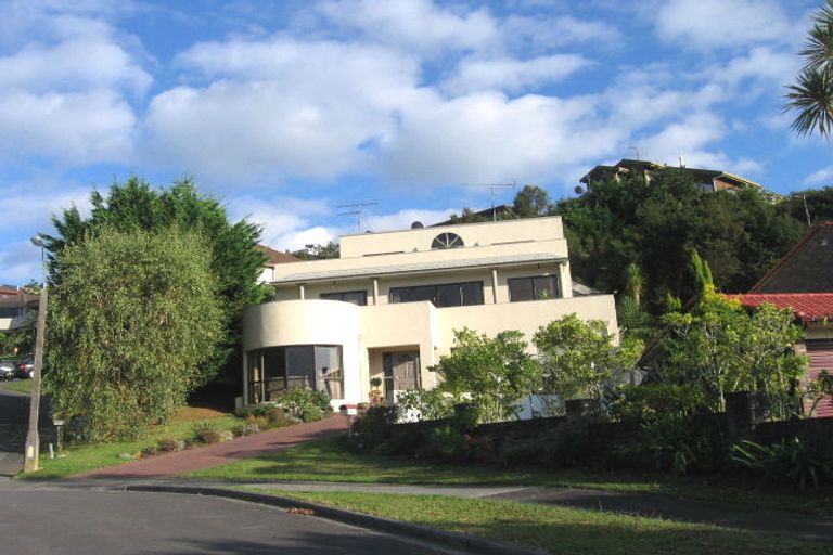 Photo of property in 11 Murano Place, Chatswood, Auckland, 0626