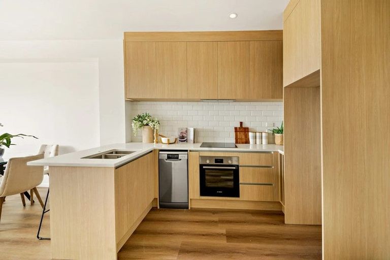 Photo of property in 3d Scanlen Terrace, Kelston, Auckland, 0602