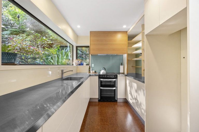 Photo of property in 17 Dillon Street, Lowry Bay, Lower Hutt, 5013