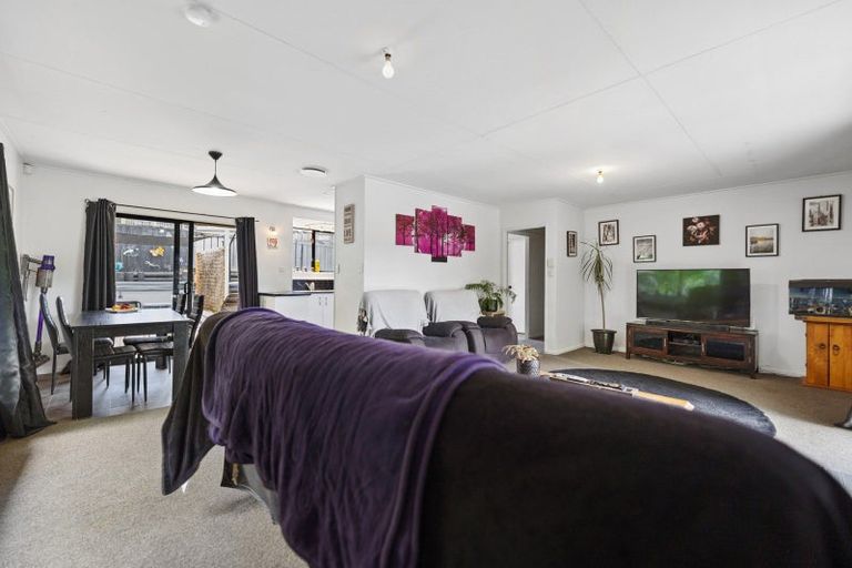 Photo of property in 52 Langstone Street, Welcome Bay, Tauranga, 3112