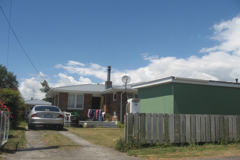 Photo of property in 12 Lee Street, Te Puke, 3119