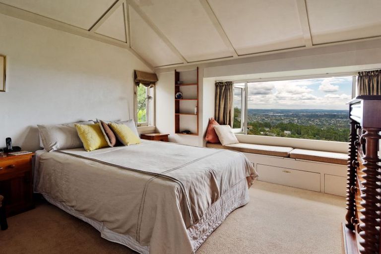 Photo of property in 10 Kohu Road, Titirangi, Auckland, 0604