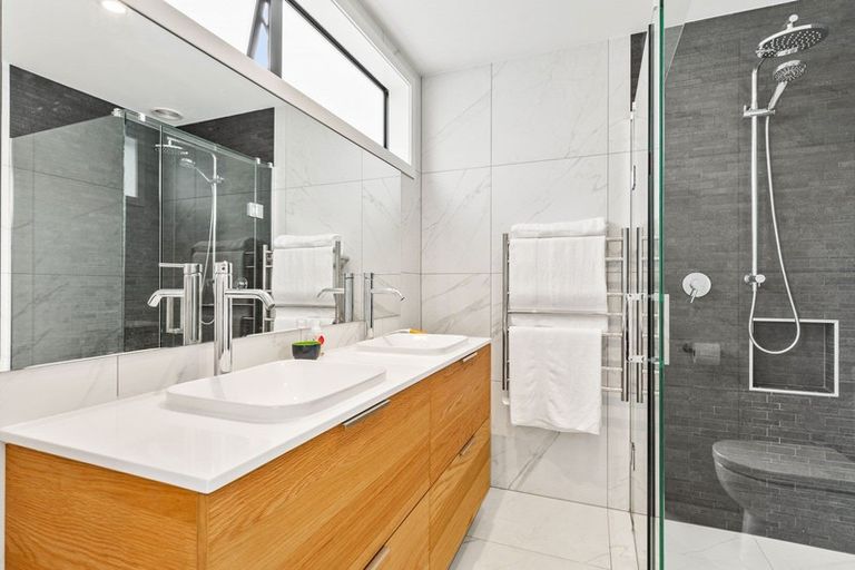 Photo of property in 10d Hastings Road, Mairangi Bay, Auckland, 0630