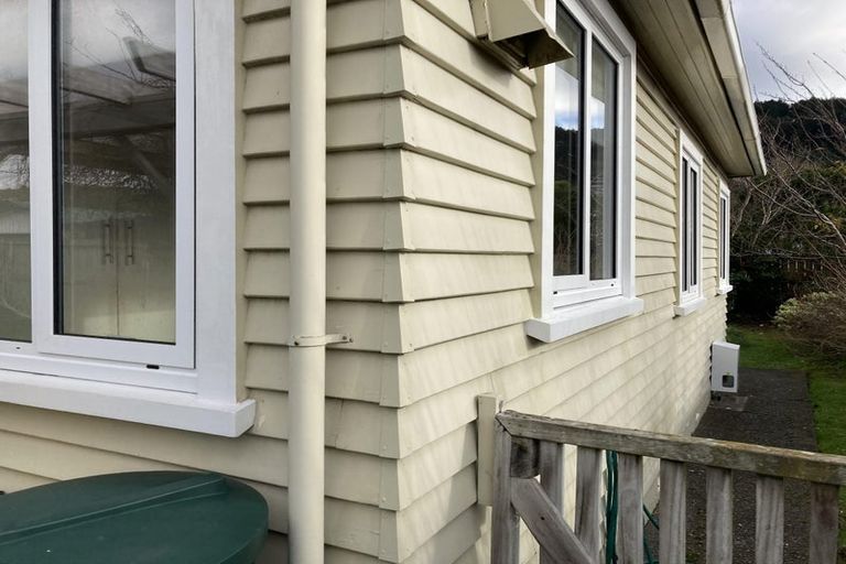 Photo of property in 54 Beauchamp Street, Tawa, Wellington, 5028