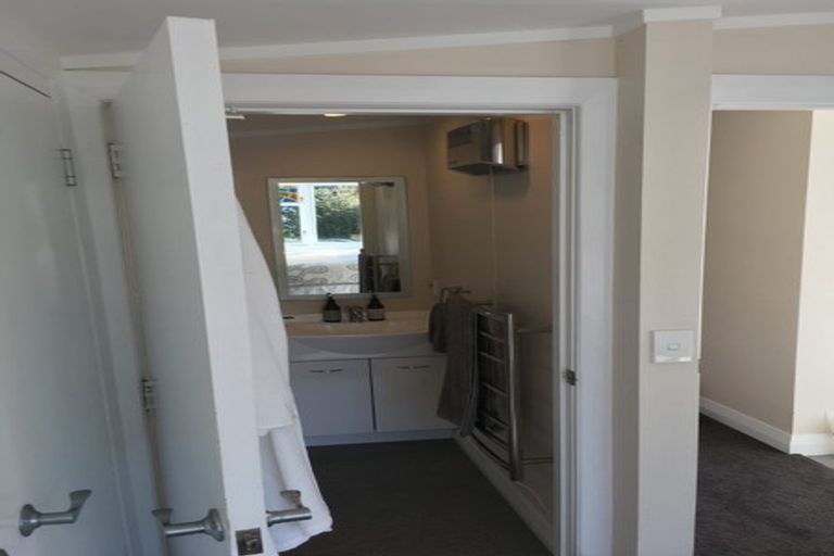 Photo of property in 75 Creswick Terrace, Northland, Wellington, 6012