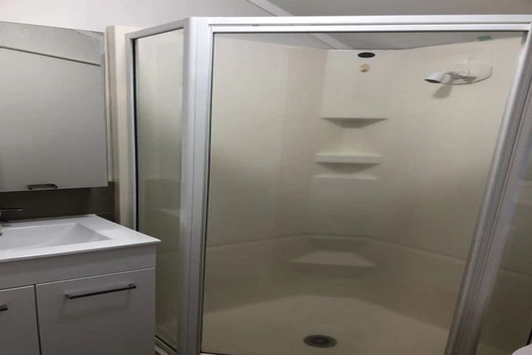 Photo of property in 2 Vine Street, Hillcrest, Hamilton, 3216