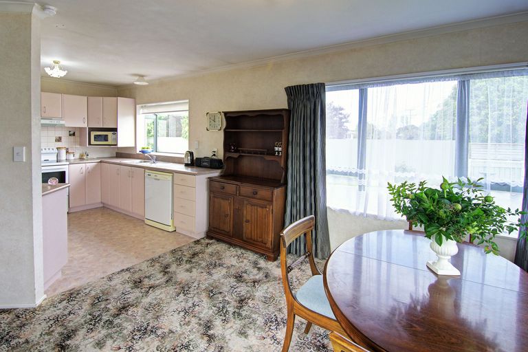 Photo of property in 228 High Street North, Carterton, 5713