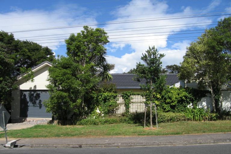 Photo of property in 118 Cliff View Drive, Green Bay, Auckland, 0604