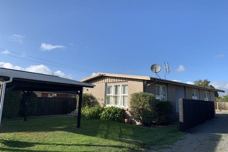 Photo of property in 33 Tuckers Road, Redwood, Christchurch, 8051