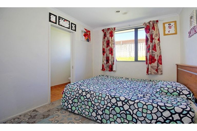 Photo of property in 122 Naylors Drive, Mangere, Auckland, 2022