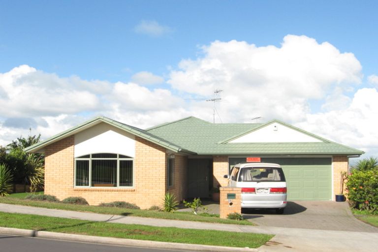 Photo of property in 70 Rathmar Drive, Manurewa, Auckland, 2105