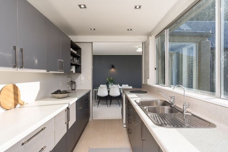 Photo of property in 109 Cliffs Road, Saint Clair, Dunedin, 9012