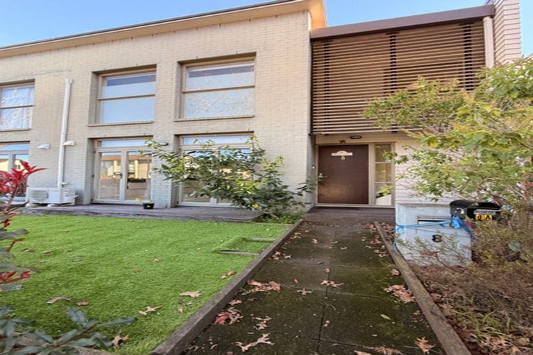 Photo of property in 8 Reins Road, Takanini, 2112