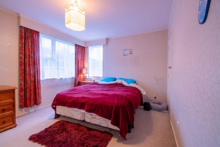 Photo of property in 15 Rembrandt Avenue, Tawa, Wellington, 5028