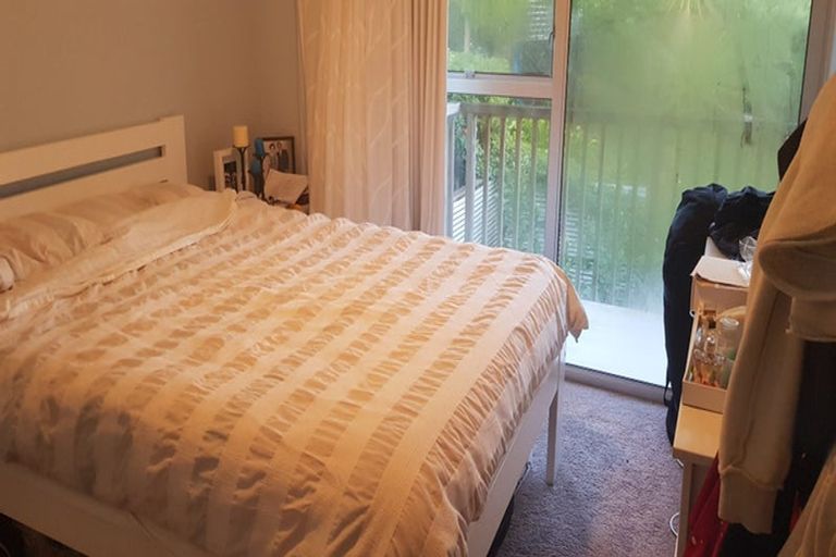 Photo of property in 1/20 Maritime Terrace, Birkenhead, Auckland, 0626