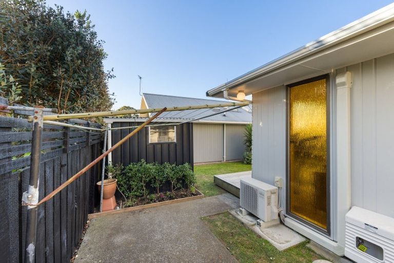 Photo of property in 6b Hori Street, Vogeltown, New Plymouth, 4310