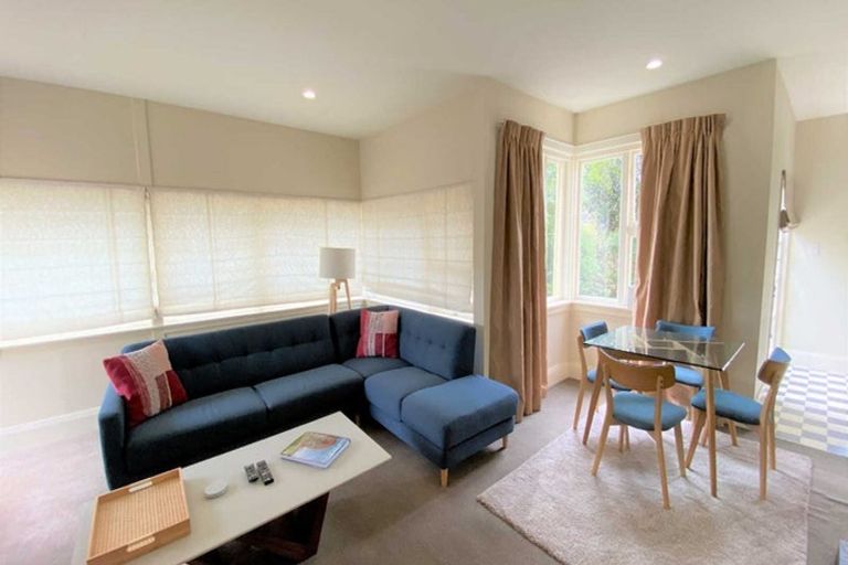 Photo of property in 19 Taupata Street, Redcliffs, Christchurch, 8081