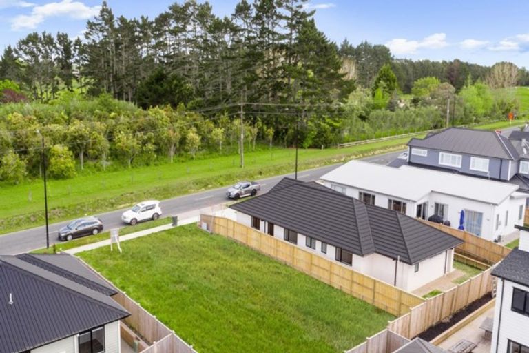 Photo of property in 41 Nobilo Road, Kumeu, 0810