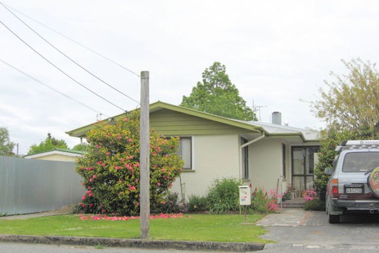 Photo of property in 2/55 Edward Street, Rangiora, 7400