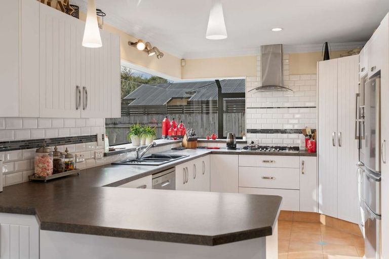 Photo of property in 27 Kilkenny Place, Fitzherbert, Palmerston North, 4410