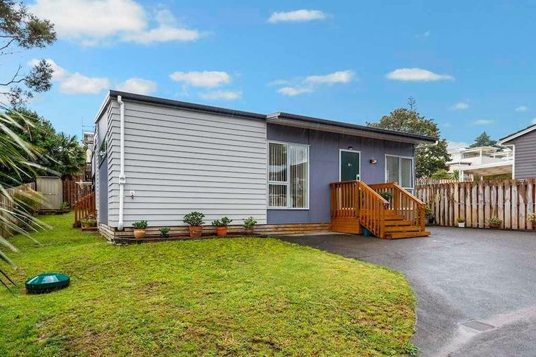 Photo of property in 14b Saffron Street, Birkdale, Auckland, 0626