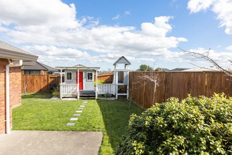 Photo of property in 7 Medallion Court, Kelvin Grove, Palmerston North, 4414