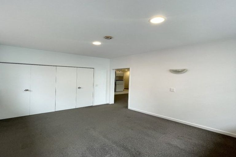 Photo of property in Terrace Tower Apartments, 4b/126 The Terrace, Wellington Central, Wellington, 6011