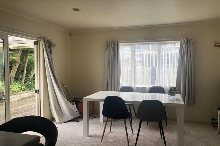 Photo of property in Chantelle Close, 44e Lavery Place, Sunnynook, Auckland, 0632