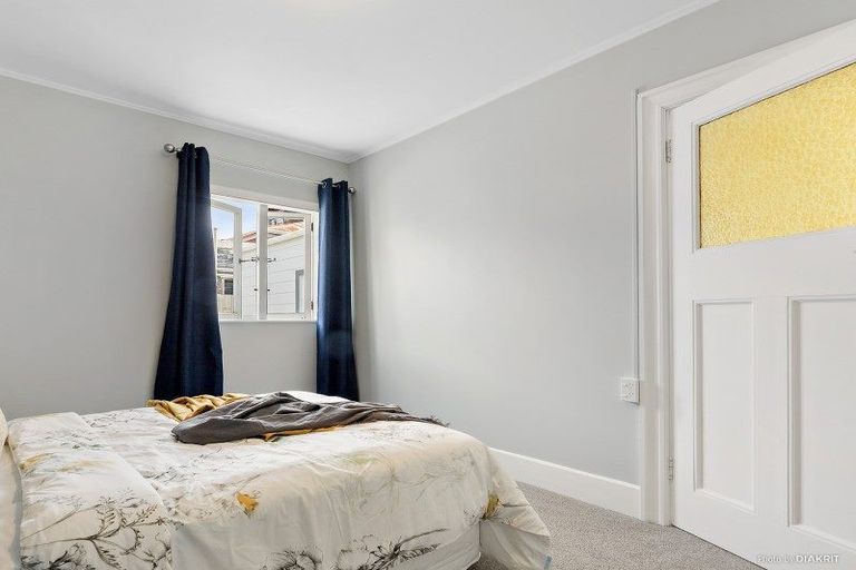 Photo of property in 5 Te Wharepouri Street, Berhampore, Wellington, 6023