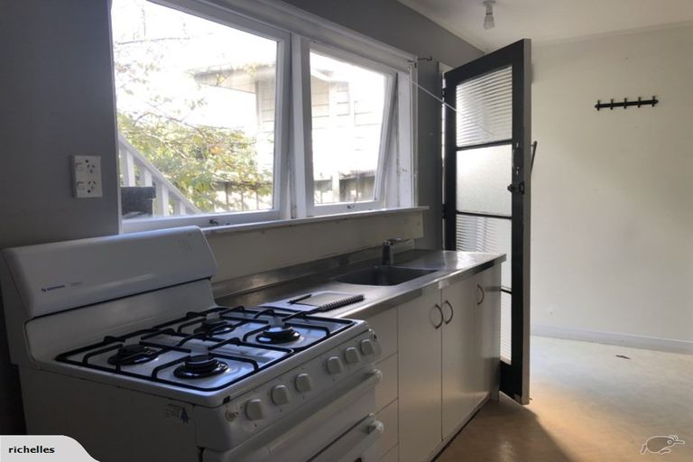 Photo of property in 18 Shoal Bay Road, Devonport, Auckland, 0624