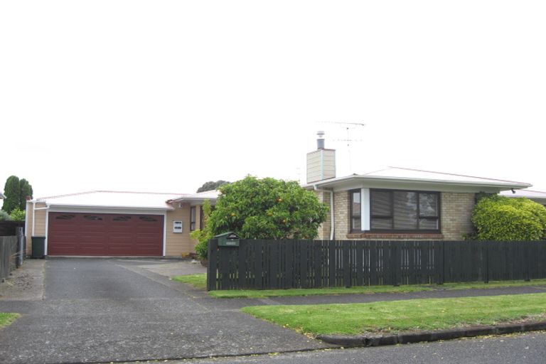 Photo of property in 1 Paterson Avenue, Pukekohe, 2120