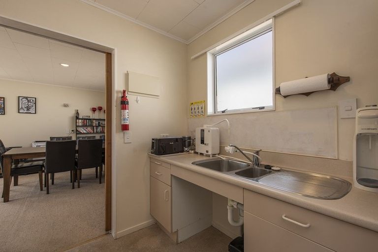 Photo of property in 21 Tararua Street, Paraparaumu, 5032